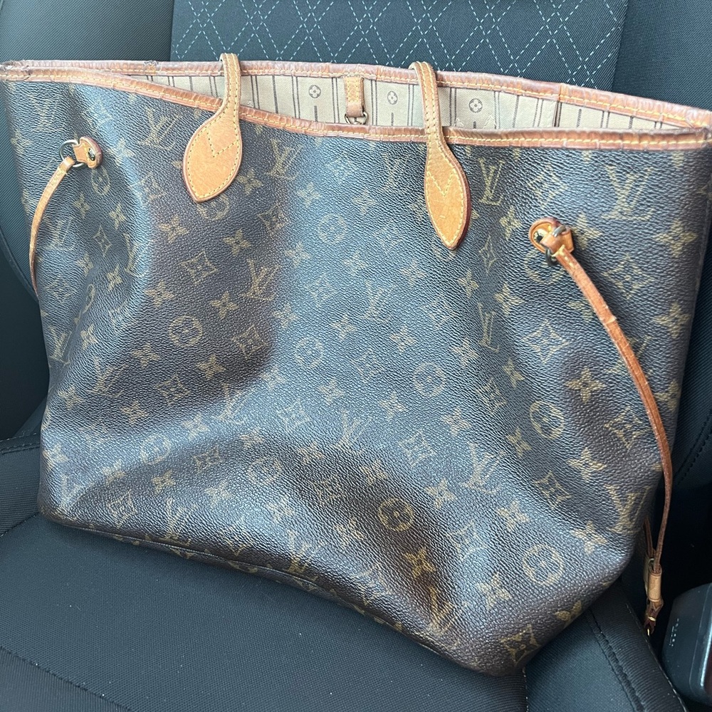 Louis Vuitton MM neverfull